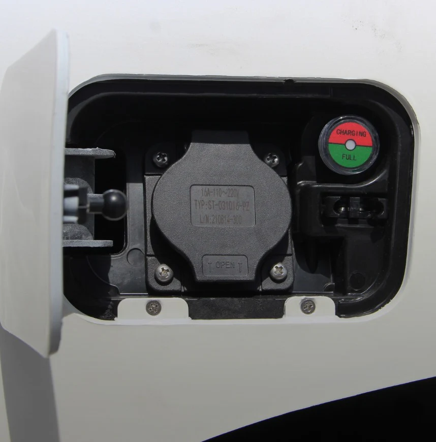 Ultra Luxury Golf cart - Image 18